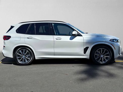 Used 2026 BMW X5 xDrive50e w/ M Sport Package AWD/4WD image 2