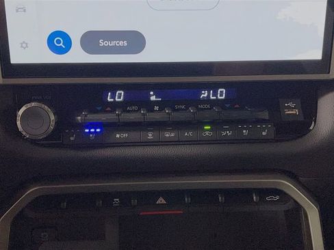 New 2026 Toyota Tundra Limited AWD/4WD image 22