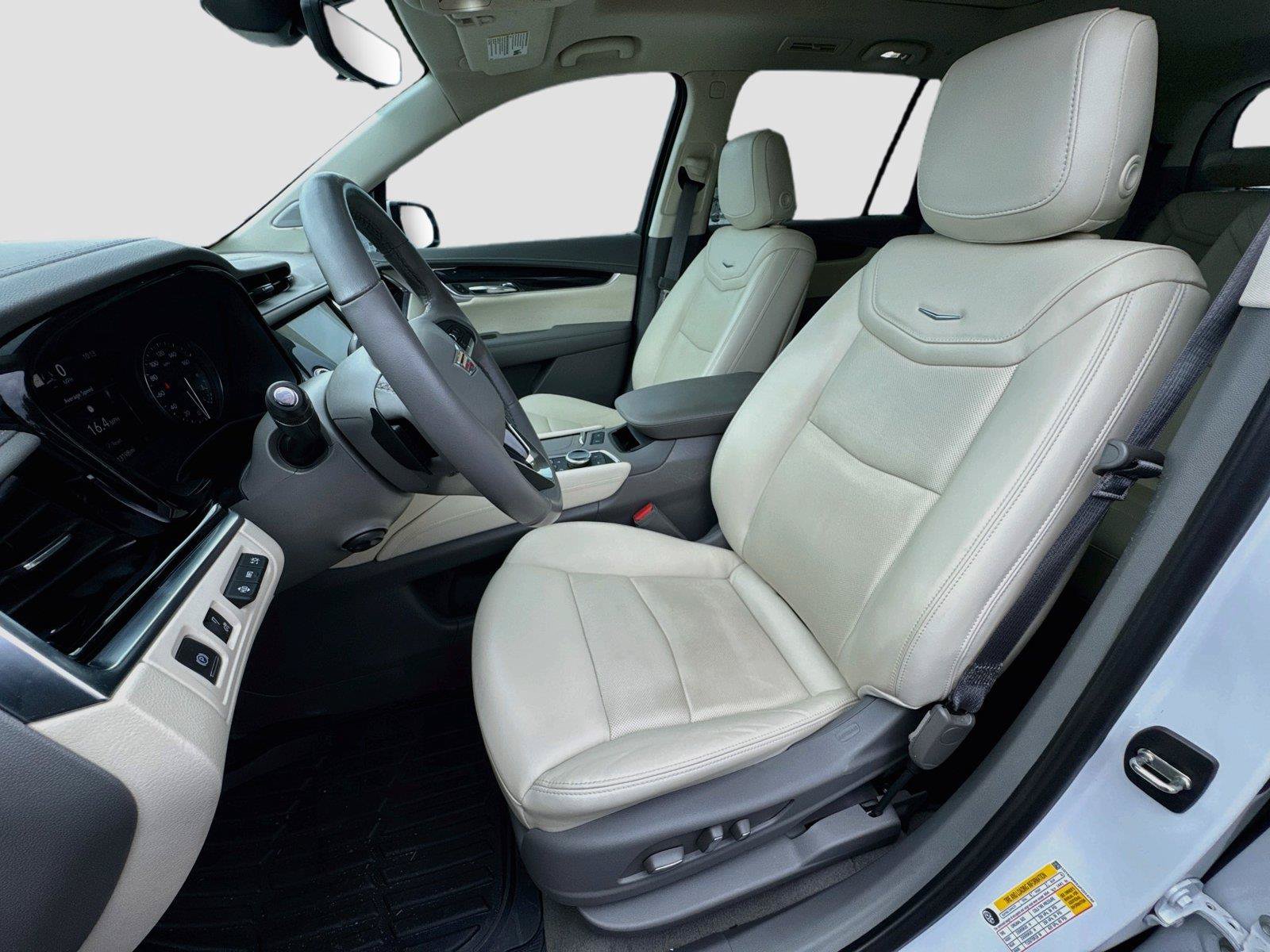 Used 2023 Cadillac XT6 Premium Luxury w/ Technology Package AWD/4WD image 10