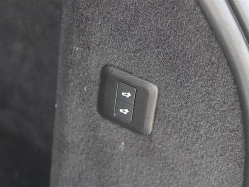 Used 2019 Land Rover Range Rover Sport SVR image 34