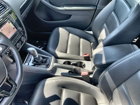 Used 2017 Volkswagen Jetta SEL Premium FWD image 23