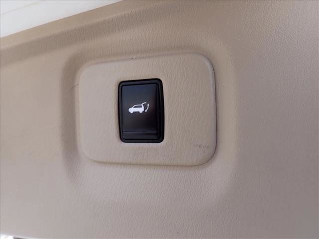 Used 2014 Nissan Pathfinder SL w/ SL Premium Package AWD/4WD image 9