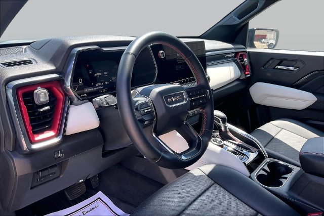 Used 2024 GMC Canyon AT4X AWD/4WD image 15