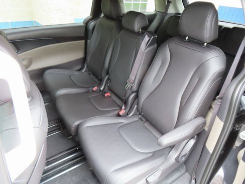 New 2026 Kia Carnival image 23