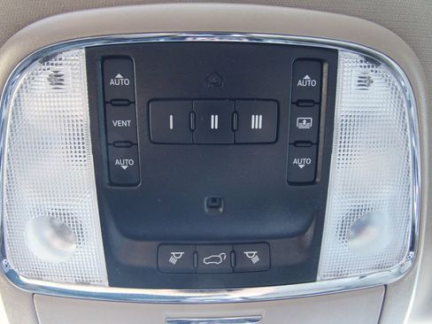 Used 2020 Jeep Grand Cherokee Overland image 39