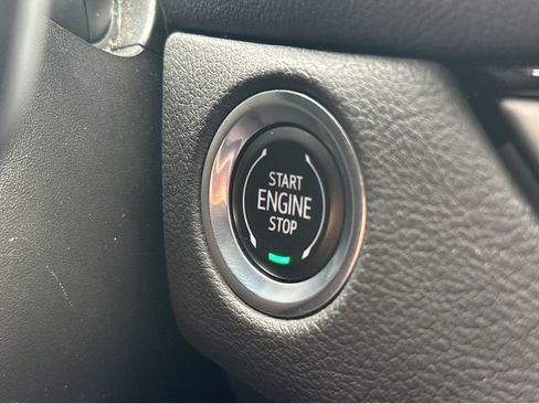 Certified 2024 Cadillac XT4 Premium Luxury FWD image 29