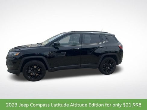 Used 2023 Jeep Compass Latitude AWD/4WD image 2