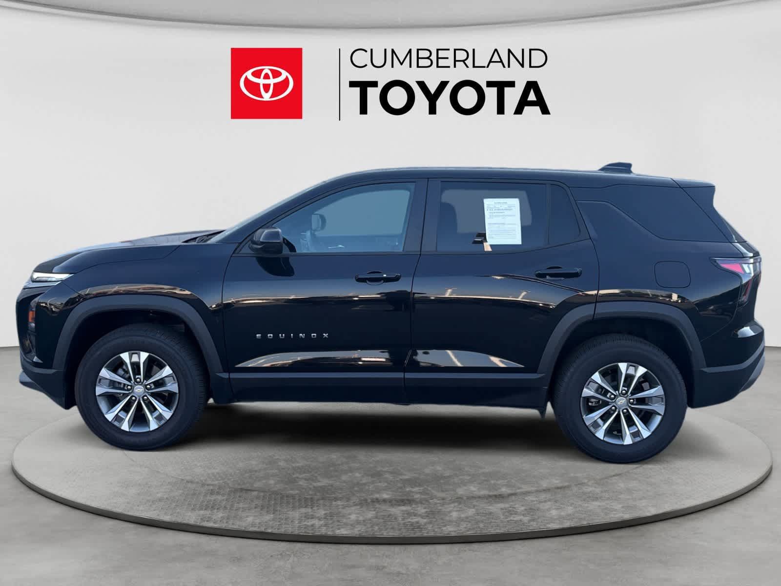 Used 2026 Chevrolet Equinox LT FWD image 2