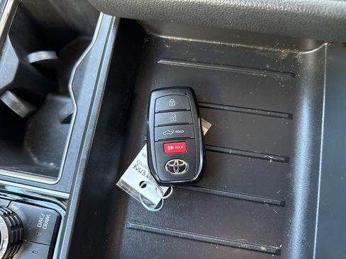 Used 2024 Toyota Tundra Limited image 23