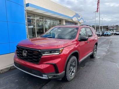 New 2025 Honda Pilot TrailSport