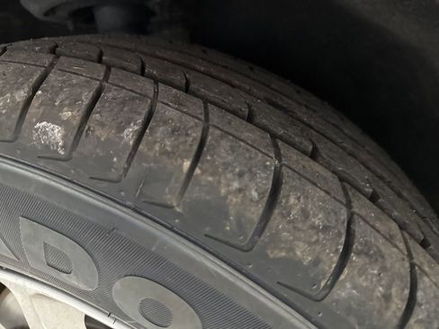 Used 2023 Chrysler Pacifica Touring-L image 41