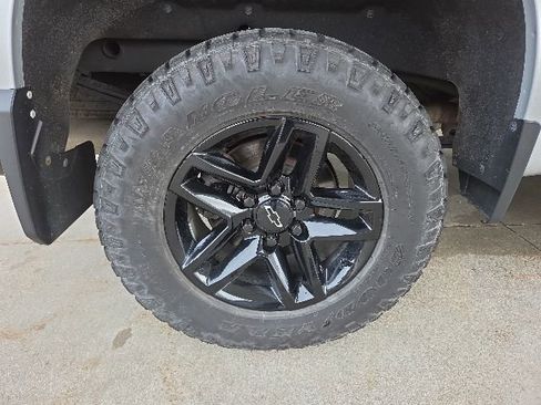Used 2022 Chevrolet Silverado 1500 Custom Trail Boss w/ LPO, Dark Essentials Package AWD/4WD image 72