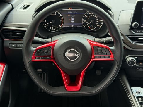 Used 2023 Nissan Altima 2.5 SV FWD image 7