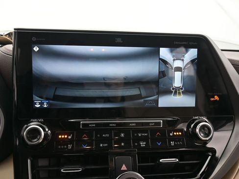 Used 2022 Toyota Highlander Limited image 21