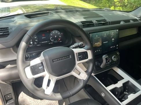 Used 2026 Land Rover Defender 110 S AWD/4WD image 6