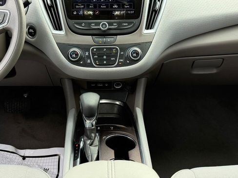 Used 2024 Chevrolet Malibu LT image 14