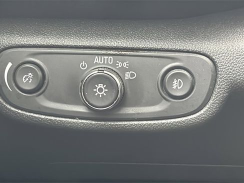 Used 2021 Chevrolet TrailBlazer RS w/ Sun and Liftgate Package image 26