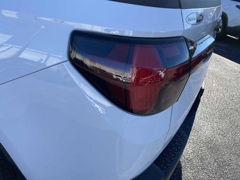 Certified 2024 Hyundai Santa Cruz Limited image 11