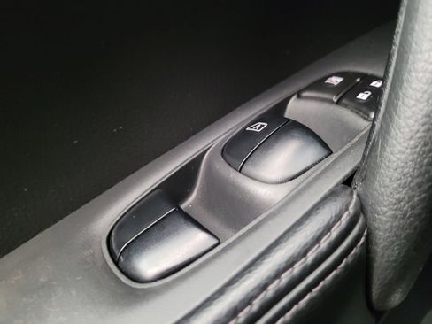 Used 2016 Nissan Rogue SL w/ SL Premium Package FWD image 27