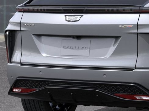New 2026 Cadillac Lyriq V w/ LPO, Floor Liner Package AWD/4WD image 39