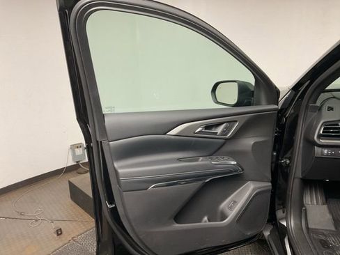 New 2026 Chevrolet Traverse LT w/ Sun and Wheel Package image 9