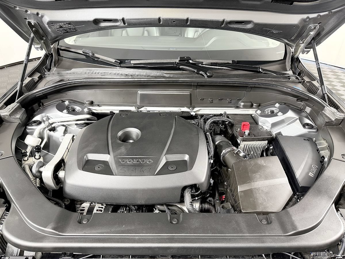 Used 2019 Volvo XC60 T5 Momentum w/ Premium Package AWD/4WD image 23