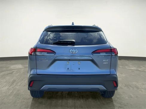 Used 2024 Toyota Corolla Cross XLE image 7