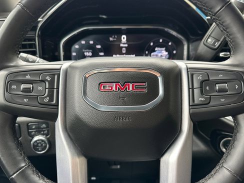 Certified 2025 GMC Sierra 1500 SLT RWD image 30