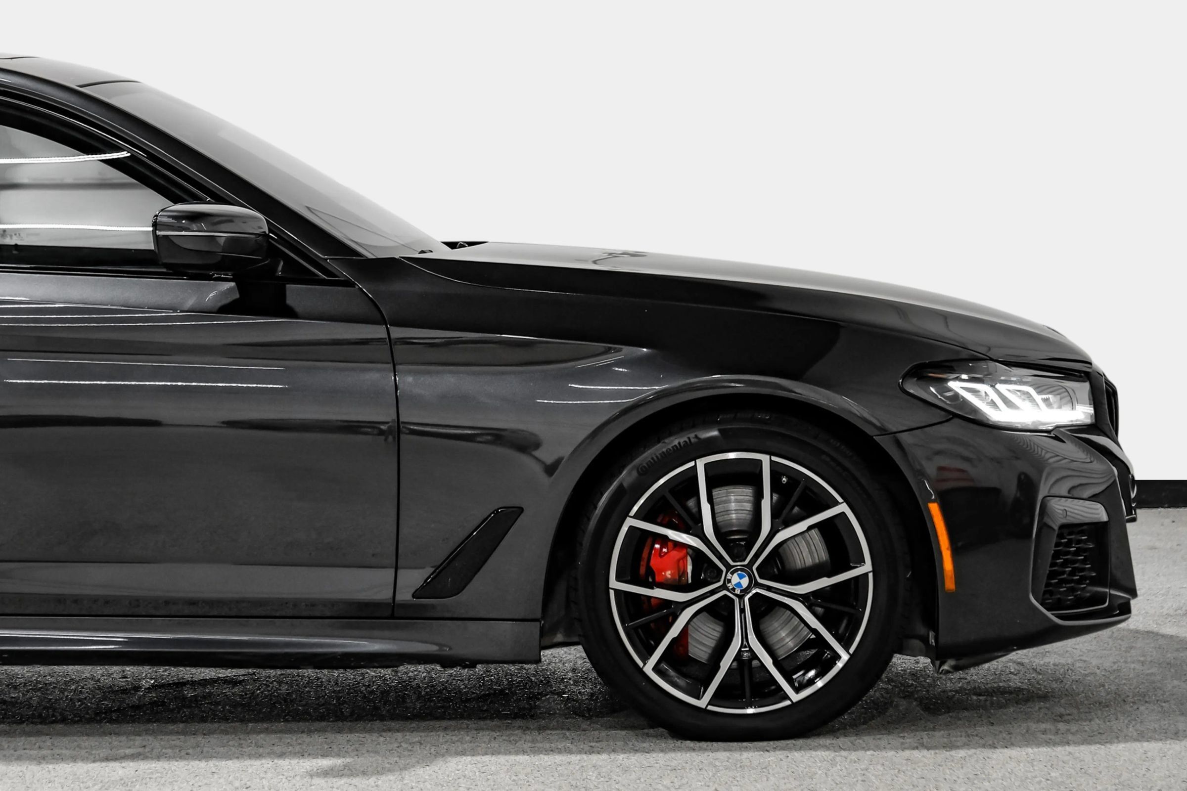 Used 2021 BMW 540i w/ M Sport Package RWD image 13