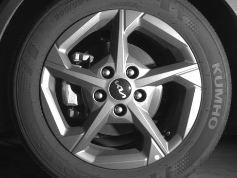 Used 2025 Kia K4 LXS image 12