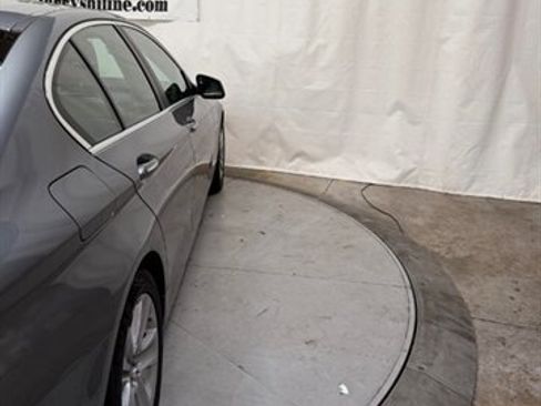 Used 2013 BMW 528i Sedan image 12