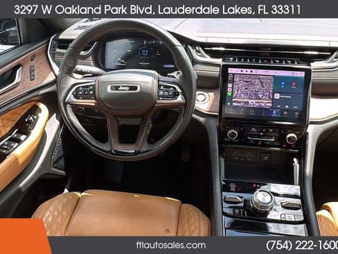 Used 2022 Jeep Grand Cherokee Summit w/ Luxury Tech Group V AWD/4WD image 40