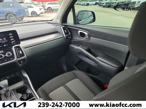 Certified 2023 Kia Sorento LX FWD image 17