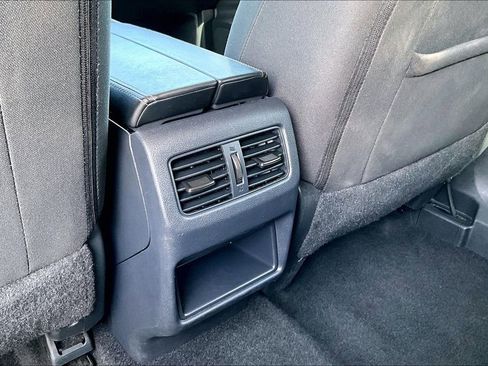 Used 2024 Nissan Rogue S FWD image 32