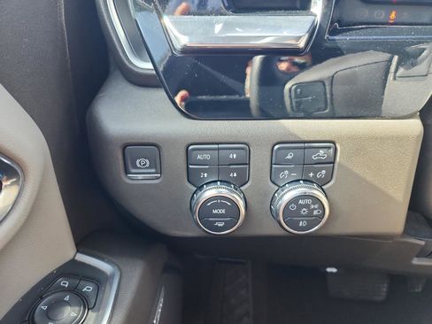 Used 2024 GMC Sierra 2500 SLT w/ SLT Convenience Package image 25