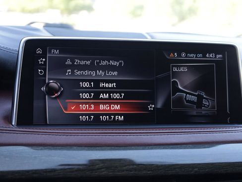 Used 2017 BMW X5 xDrive50i AWD/4WD image 25