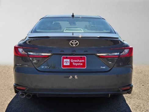 Used 2025 Toyota Camry SE FWD image 4