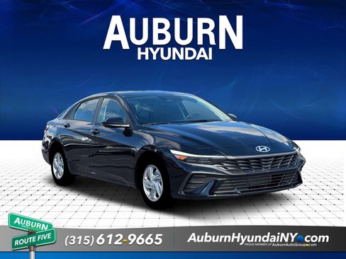 New 2026 Hyundai Elantra SE FWD image 11
