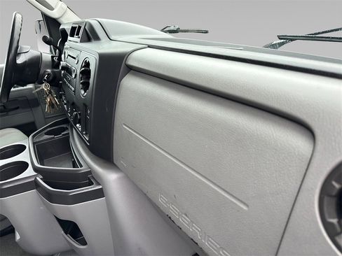 Used 2011 Ford E-350 and Econoline 350 XLT image 20