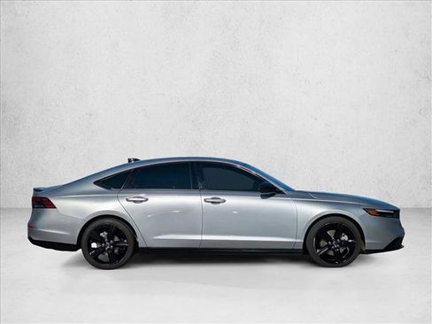 Used 2025 Honda Accord Sport image 4