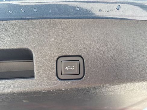Used 2025 Buick Enclave Preferred AWD/4WD image 8
