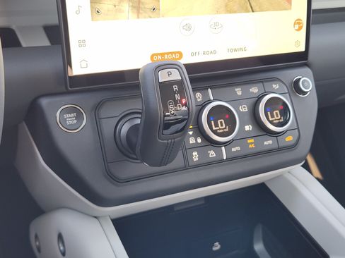 New 2026 Land Rover Defender 110 S AWD/4WD image 20