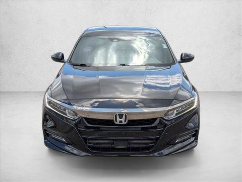 Used 2019 Honda Accord Sport image 2