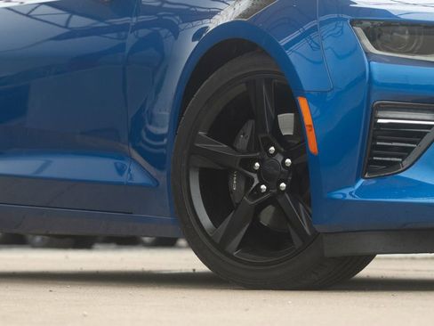 Used 2018 Chevrolet Camaro SS RWD image 13