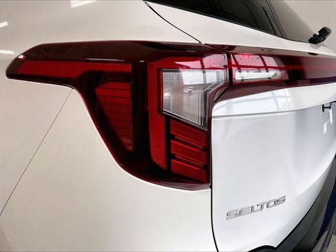 Used 2024 Kia Seltos X-Line AWD/4WD image 31