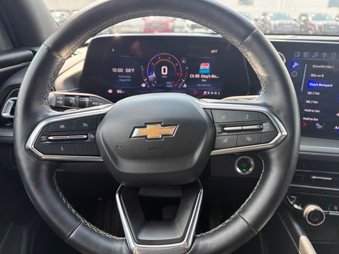 Used 2024 Chevrolet Traverse LS FWD image 17