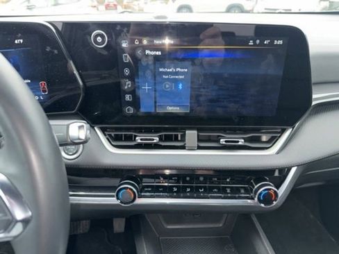 Used 2025 Chevrolet Equinox LT w/ Convenience Package II image 13