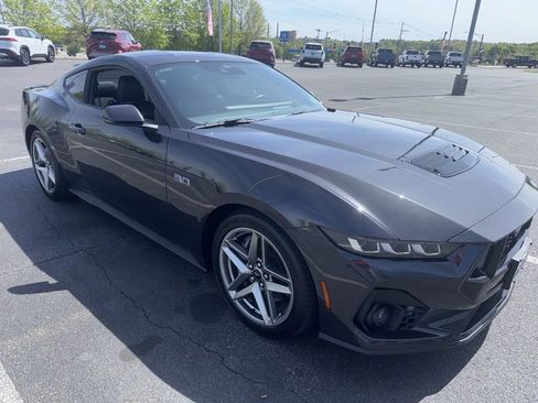 Used 2024 Ford Mustang GT Premium image 6