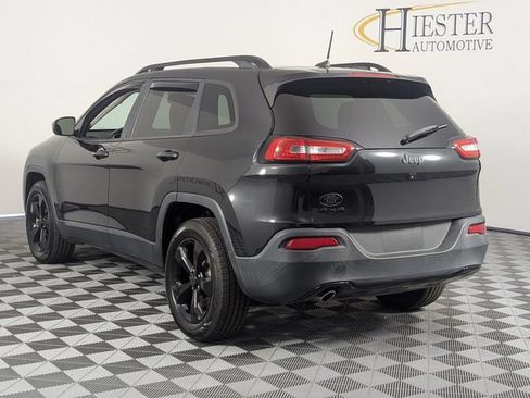 Used 2016 Jeep Cherokee Latitude w/ Comfort/Convenience Group AWD/4WD image 5