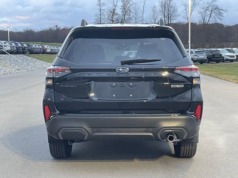 Certified 2025 Subaru Forester Touring AWD/4WD image 3